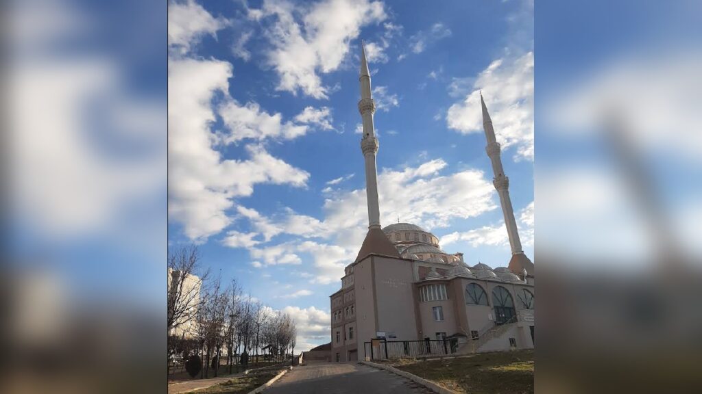 MAHMUT ES’AD ÇOŞAN CAMİ